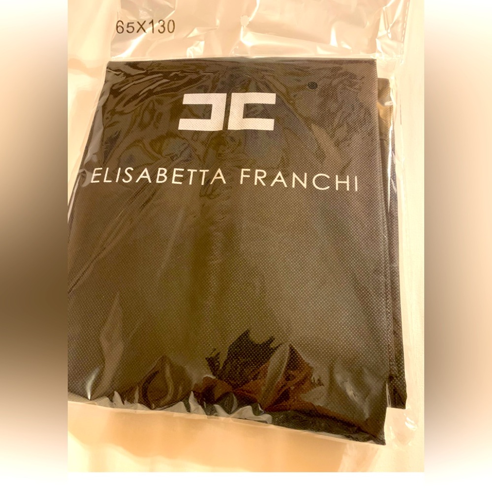 Authentic Elisabetta Franchi dust zipper storage bag. Must have for your closet!